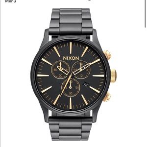 Unused Men’s Nixon watch